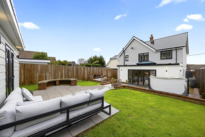 4 Bedroom Detached House For Sale In Colwell Road, Freshwater, Isle Of Wight, PO40