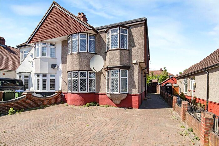 5 Bedroom Semi Detached House For Sale In Welling Way, Welling, Kent, DA16