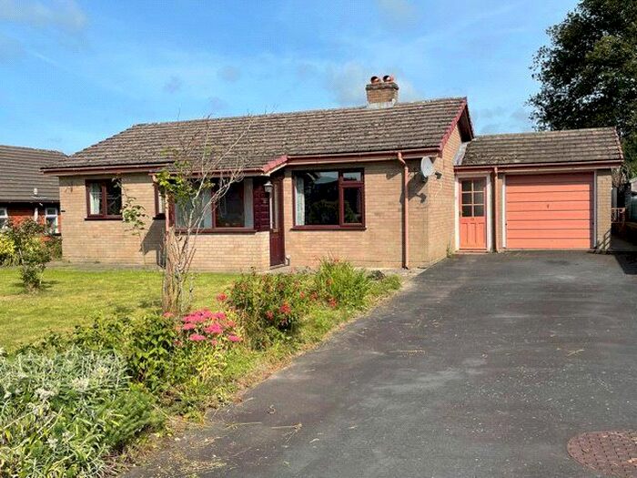 3 Bedroom Bungalow To Rent In Guidfa Meadows, Crossgates, Llandrindod Wells, Powys, LD1