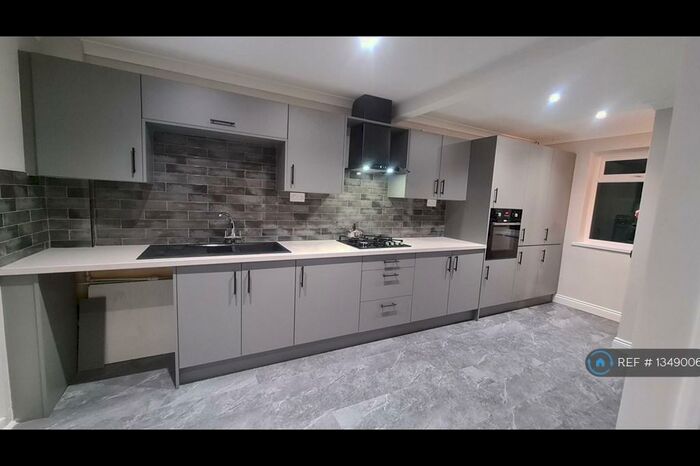 3 Bedroom End Of Terrace House To Rent In Lorrain Road, South Shields, NE34