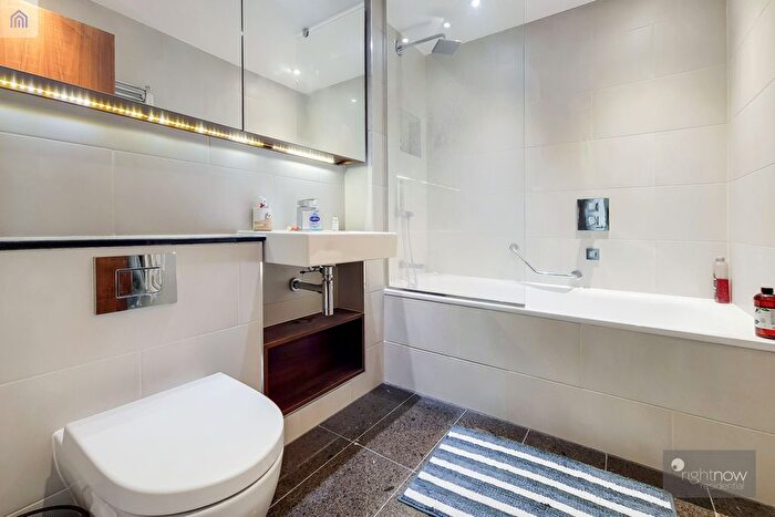 2 Bedroom Flat To Rent In Arora Tower, Waterview Drive, SE10