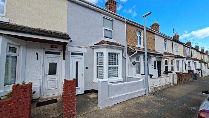 3 Bedroom Terraced House For Sale In Ipswich Street, Swindon, SN2