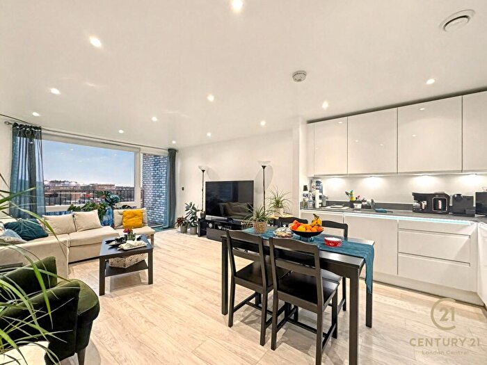 2 Bedroom Apartment For Sale In Abbotsford Court, Lakeside Drive, Park Royal, London, NW10