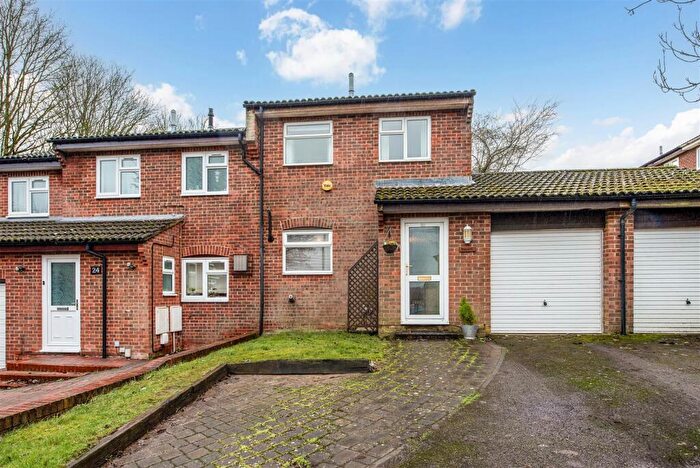 3 Bedroom Semi Detached House For Sale In Cusden Drive, Andover, SP10