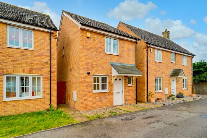 2 Bedroom Detached House To Rent In Fairbairn Way, Chatteris, PE16