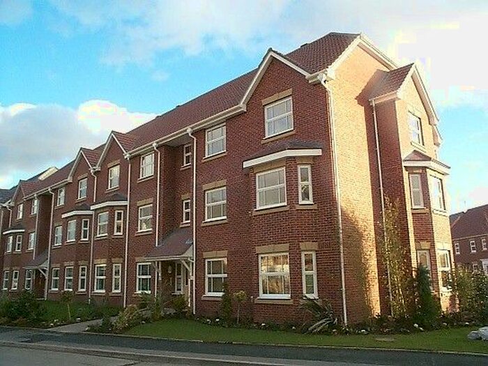 2 Bedroom Flat To Rent In Kentmere Road, Timperley, Altrincham, WA15