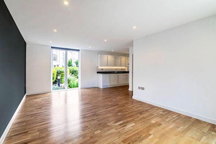 1 Bedroom Flat For Sale In Basire Street, Islington, London, N1