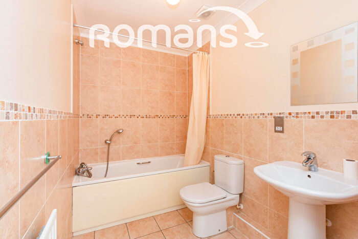 2 Bedroom Apartment To Rent In Clockhouse Road, GU14