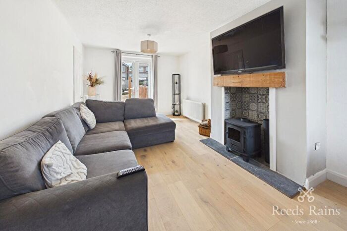 3 Bedroom End Of Terrace House For Sale In West View, Oulton, Leeds, West Yorkshire, LS26