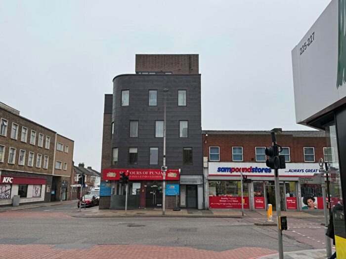 2 Bedroom Apartment For Sale In Flat Regnas Heights, High Road, Ilford, Essex, IG1