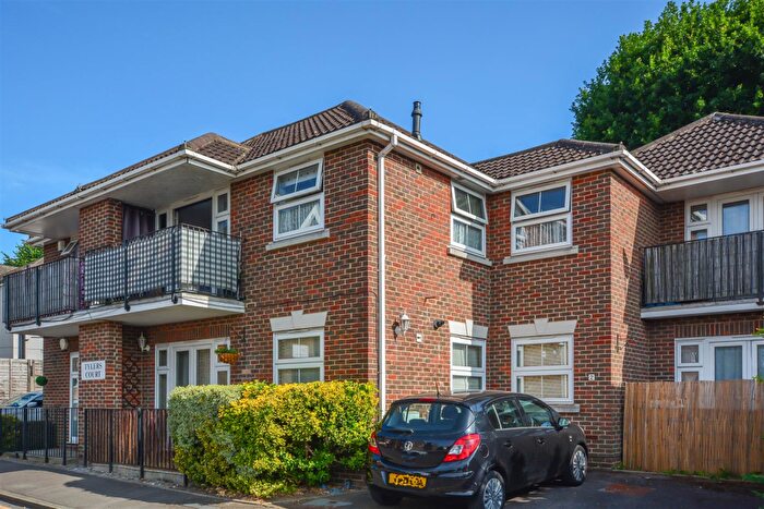 2 Bedroom Apartment For Sale In Junction Road, Warley, Brentwood, CM14