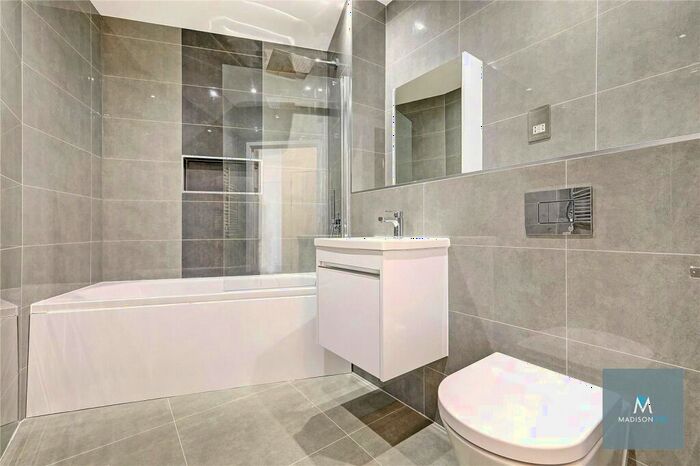 2 Bedroom Apartment For Sale In Umiya House, - High Street, Brentwood, CM14