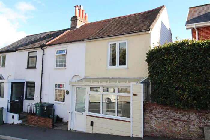 2 Bedroom House For Sale In Park Road, Cowes, PO31