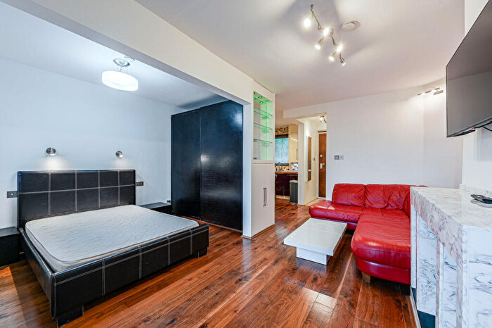 Studio For Sale In Boone Street, Lewisham, London, SE13