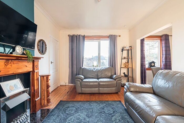 3 Bedroom Flat For Sale In Colinton Mains Crescent, Edinburgh, EH13