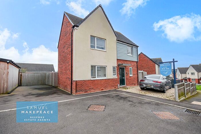 3 Bedroom Detached House For Sale In George Steele Avenue, Bucknall, Stoke-On-Trent, ST2