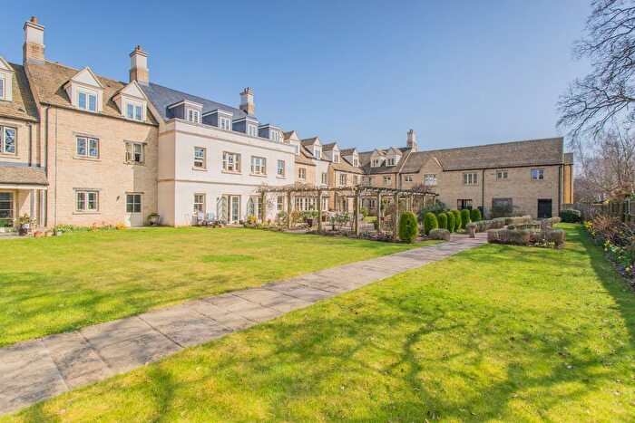 1 Bedroom Flat For Sale In Lewsey Court, Tetbury, GL8