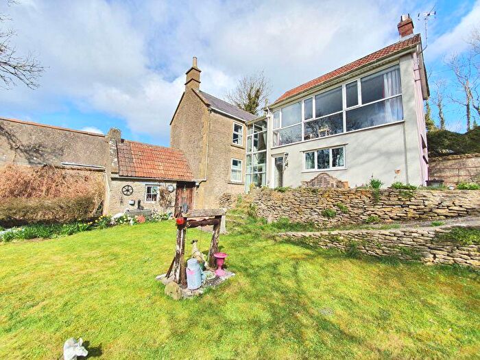 3 Bedroom Character Property For Sale In Cold Ashton, SN14