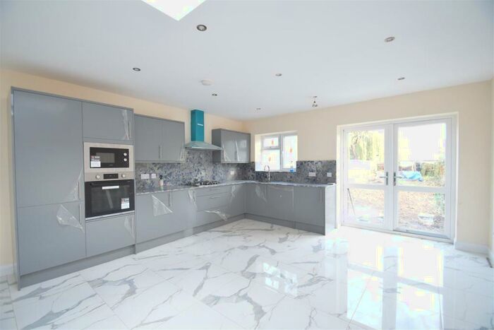 5 Bedroom Semi-Detached House To Rent In Sudbury Avenue, Wembley, HA0