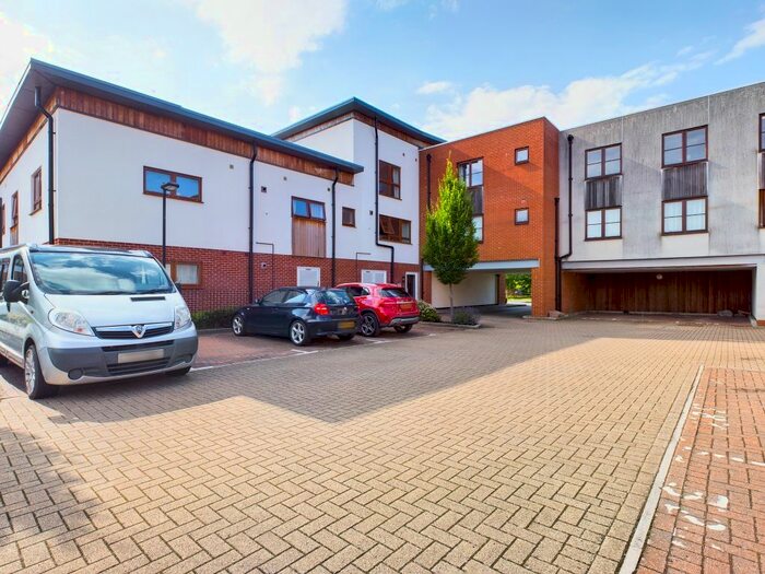 1 Bedroom Flat To Rent In Park Prewett Road, Limes Park, Basingstoke, RG24