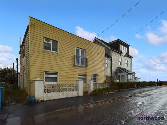 2 Bedroom Flat To Rent In Collier Road, Pevensey Bay, BN24