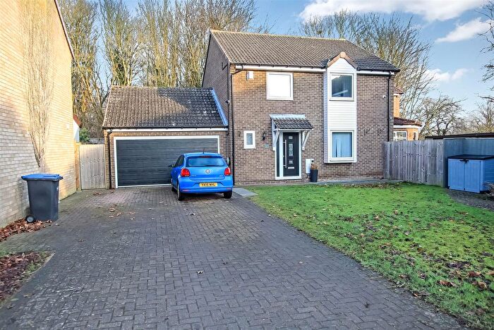 4 Bedroom Detached House For Sale In The Post Horn, Newton Aycliffe, DL5