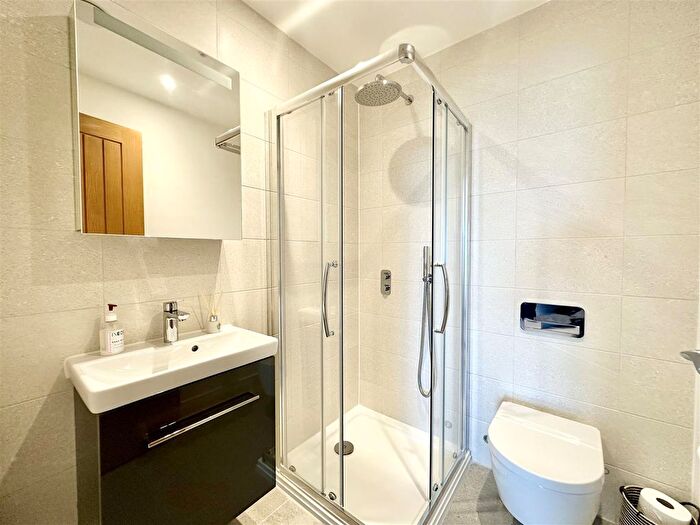 2 Bedroom Flat For Sale In Discovery Road, Plymouth, PL1