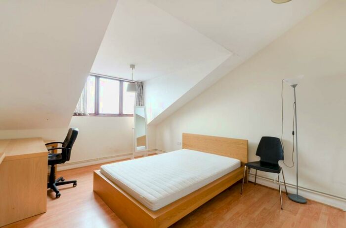 3 Bedroom Flat To Rent In Old London Road, Kingston, Kingston Upon Thames, KT2