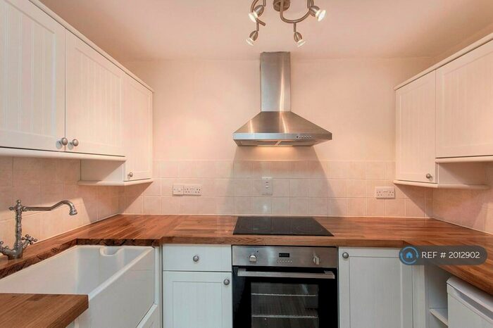 1 Bedroom Flat To Rent In St. Leonards Road, Surbiton, KT6