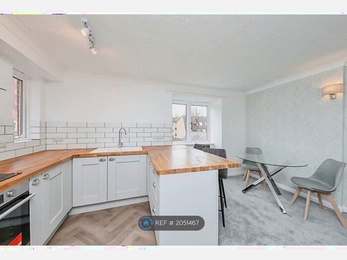 2 Bedroom Flat To Rent In Riverway Court, Norwich, NR1