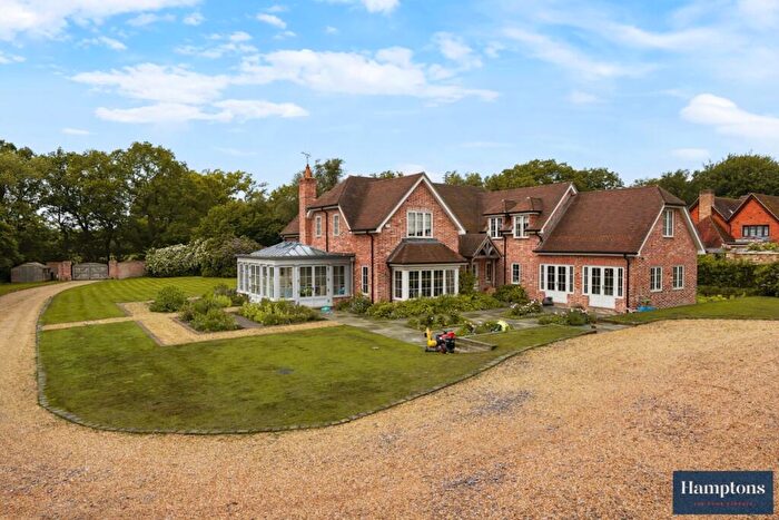 4 Bedroom Detached House To Rent In Gracious Pond Road, Chobham, GU24