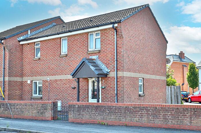 3 Bedroom Semi Detached House For Sale In Windham Road, Bournemouth, BH1