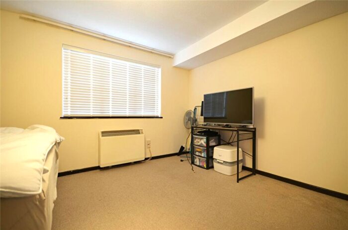 Apartment To Rent In Whitecroft, Langshott, Horley, RH6