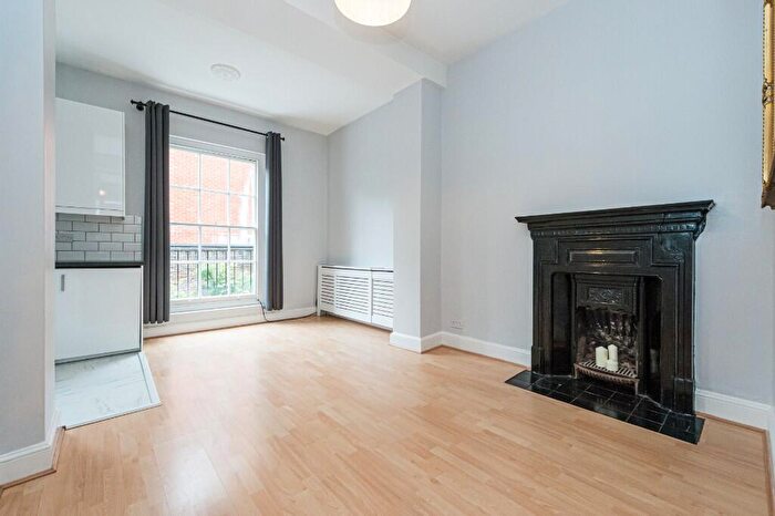 2 Bedroom Flat To Rent In Cosway Street, London, NW1