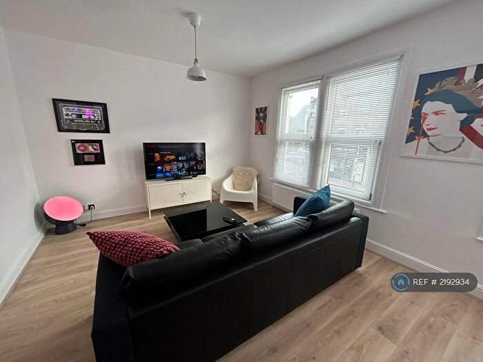 2 Bedroom Flat To Rent In High Road Leyton, Leyton, E15