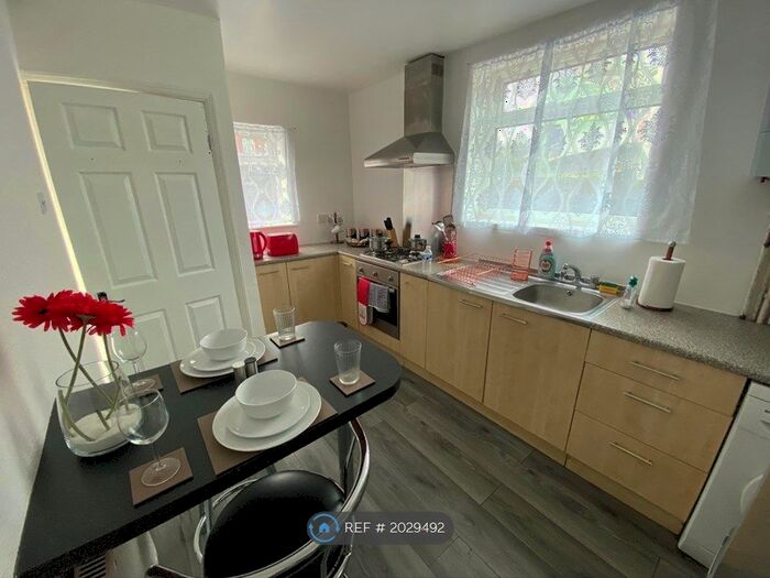 2 Bedroom Semi-Detached House To Rent In Greyshiels Avenue, Leeds, LS6