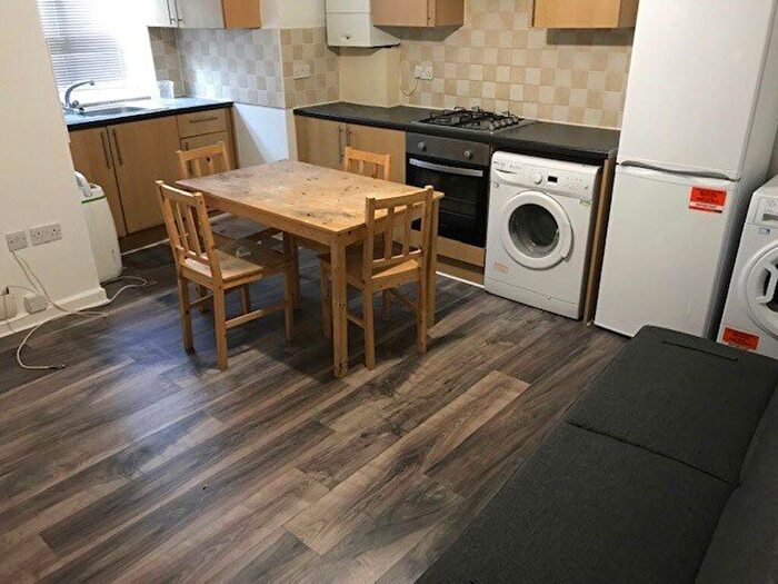 1 Bedroom Flat To Rent In Crown Street, OX4