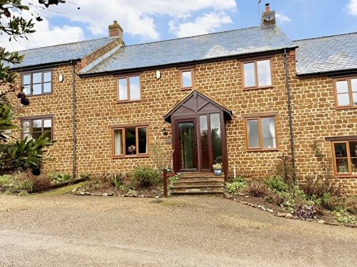 4 Bedroom Cottage For Sale In Litchfield Lane, Creaton, Northamptonshire, NN6
