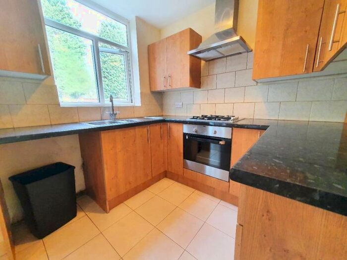 3 Bedroom Detached House To Rent In Maple Avenue, London, E4