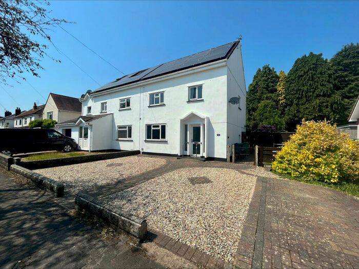 3 Bedroom Semi-Detached House To Rent In Pen-y-Dre, Rhiwbina, Cardiff, CF14