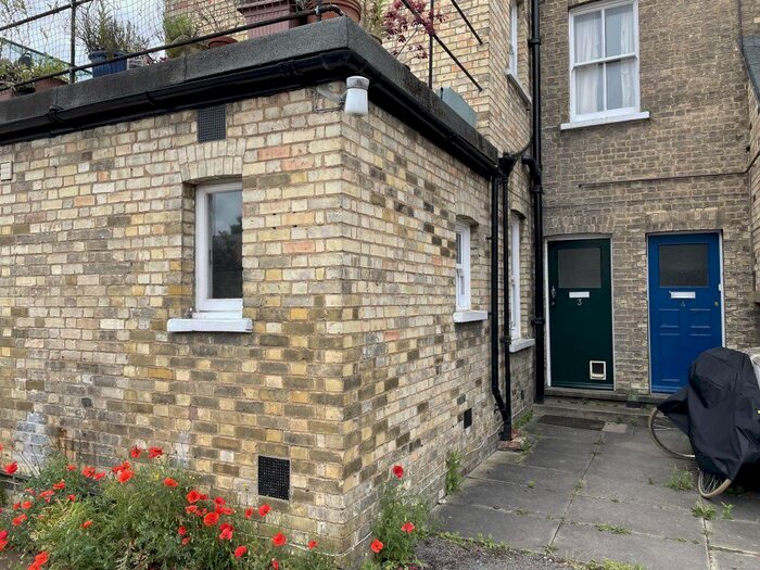 2 Bedroom Flat To Rent In Fernlea Close, Cherry Hinton, Cambridge, CB1