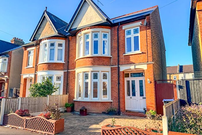 3 Bedroom Semi Detached House For Sale In Hamstel Road, Southend-on-Sea, SS2