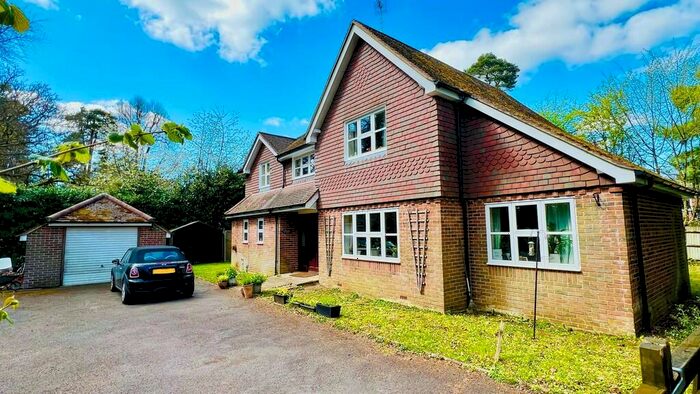 4 Bedroom Detached House To Rent In London Road, Hill Brow, Liss, GU33