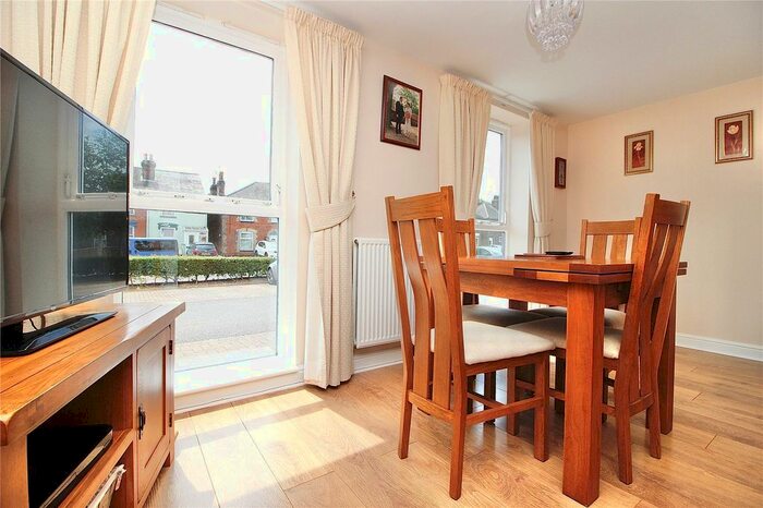 2 Bedroom Flat For Sale In Holman Court, Ipswich, Suffolk, IP2
