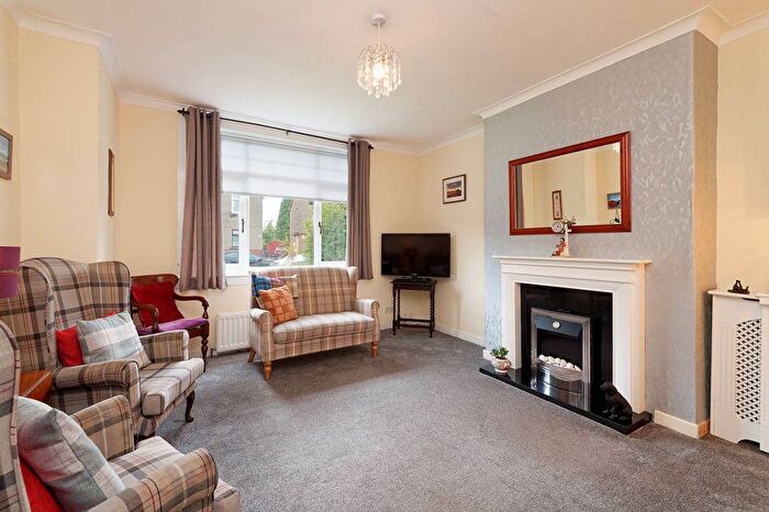 2 Bedroom Semi-Detached Bungalow For Sale In Oxford Road, Renfrew, Renfrewshire, PA4