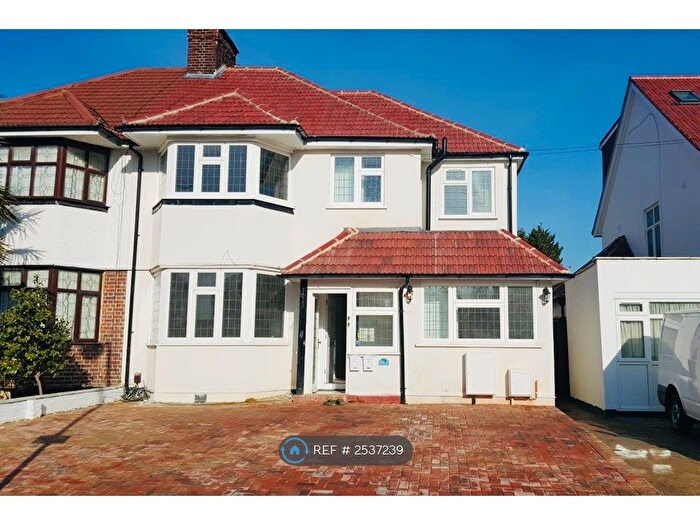 2 Bedroom Flat To Rent In Northumberland Road, Harrow, HA2