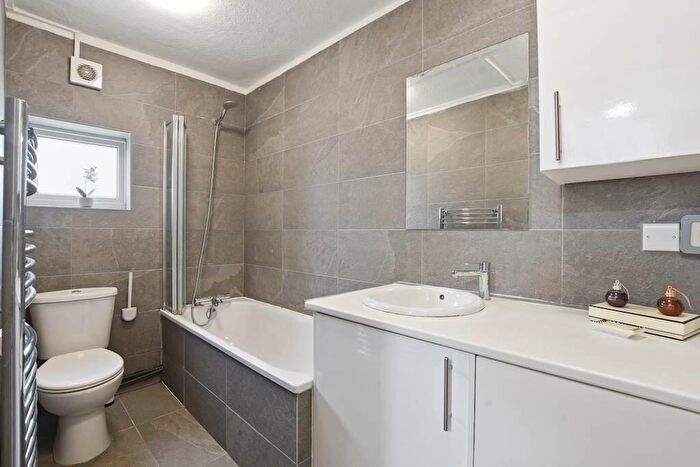 3 Bedroom Flat For Sale In Greencroft Gardens, London, NW6