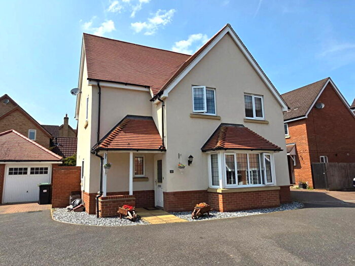 4 Bedroom Detached House For Sale In Yew Tree Close, Potton, SG19