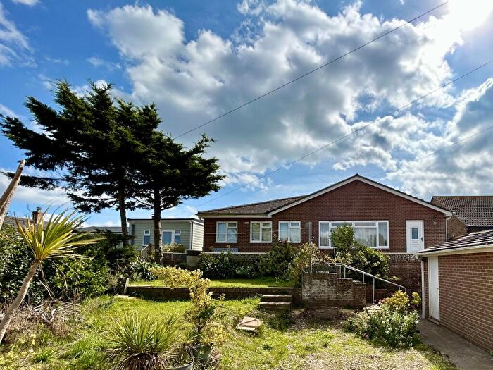 2 Bedroom Bungalow To Rent In East Front Road, Bognor Regis, PO21