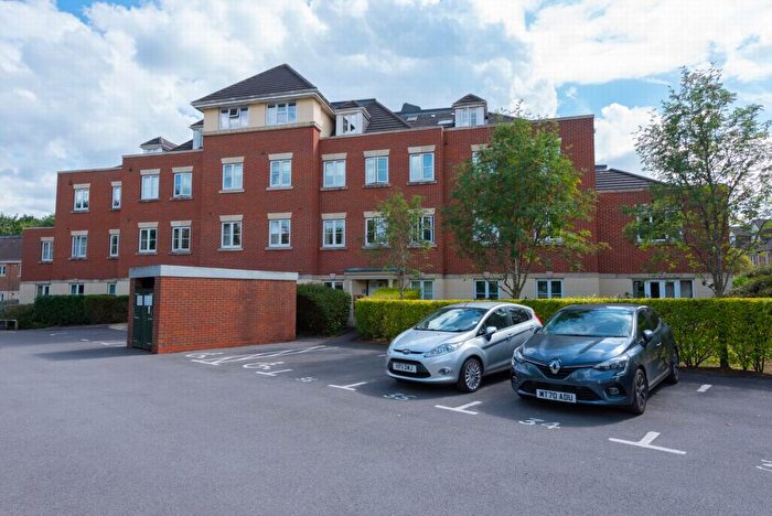 2 Bedroom Apartment To Rent In Toad Lane, Blackwater, GU17